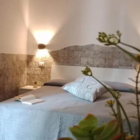 Appartamenti Turistici Aprile Antonio Luigi Apartment *